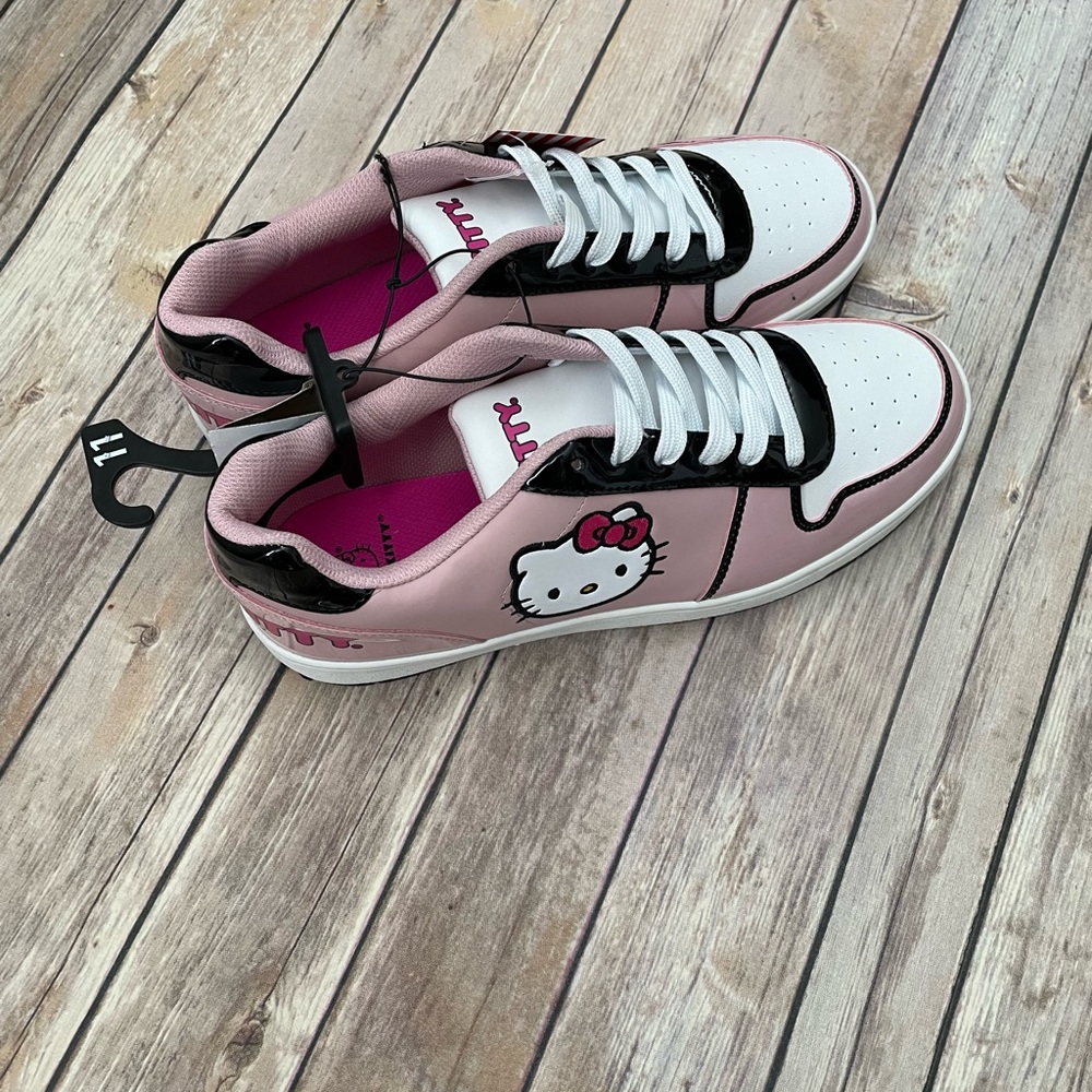 Hello Kitty Kids Sneakers, Womens sz 11